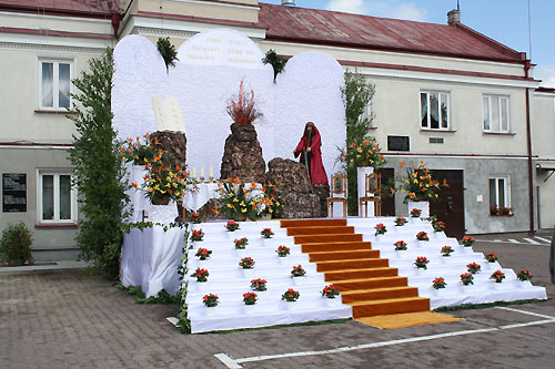 Ołtarz OSP Karczew - Boże Ciało 2012. Karczew