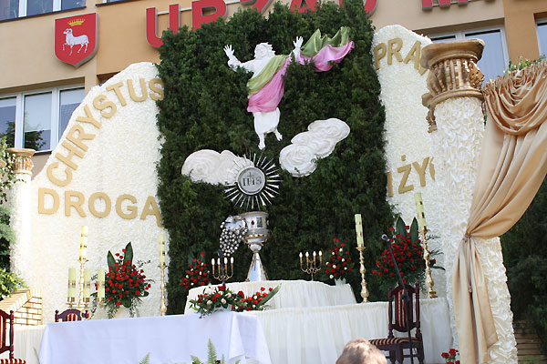 Ołtarz UMiG Karczew - Boże Ciało 2013. Karczew