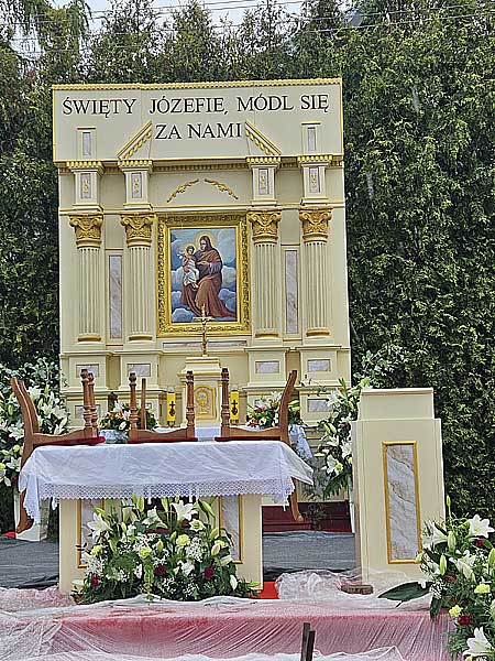 Ołtarz trzeci ul. Dojazd - Boże Ciało 2025. Karczew