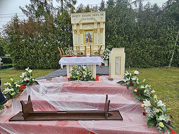 Ołtarz trzeci ul. Dojazd - Boże Ciało 2025. Karczew