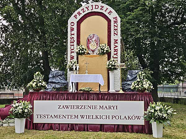 Ołtarz Kościół Św.Wita w Karczewie - Boże Ciało 2025. Karczew
