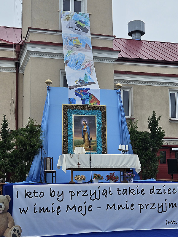 Ołtarz trzeci  OSP Karczew - Boże Ciało 2026. Karczew